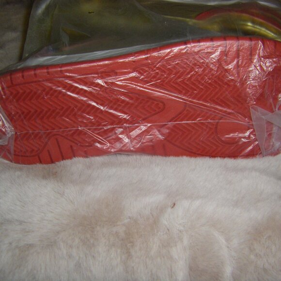 Donald J Trump #47 Gold Low Top Sneakers Women's Size 9.5 and Men's 8 New No Box - Picture 9 of 11